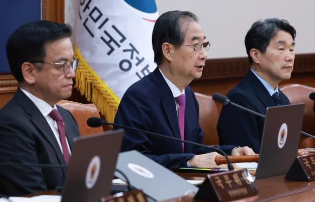 한덕수 대통령 권한대행 국무총리가 8일 정부서울청사에서 열린 국무회의에서 발언하고 있다 사진연합뉴스