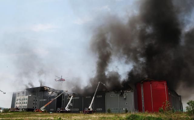 이천 물류센터 화재 진화 현장 사진연합뉴스