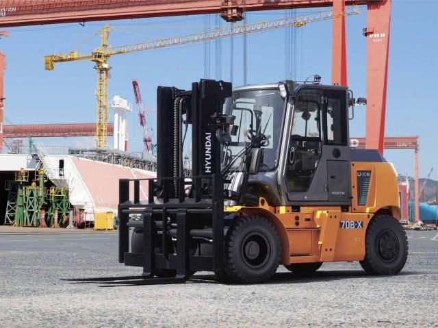  HD현대사이트솔루션이 오는 6월 출시하는 중대형 전동 지게차 사진HD현대사이트솔루션