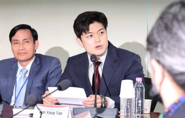 김용태가운데 국민의힘 비상대책위원장 지명자가 지난 13일 서울 여의도 국회 의원회관에서 열린 한국-호주-베트남 석탄재 핵심 광물화 사업 간담회에 참석해 발언하고 있다 사진연합뉴스