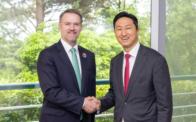 정기선 HD현대 수석부회장이 미국무역대표부USTR 제이미슨 그리어Jamieson Greer 대표와 16일 만나 한·미간 조선산업 협력방안에 대해 논의했다사진HD현대