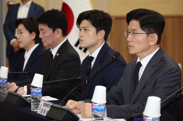 현장 선거대책위원회 회의서 발언하는 김문수 후보 사진연합뉴스