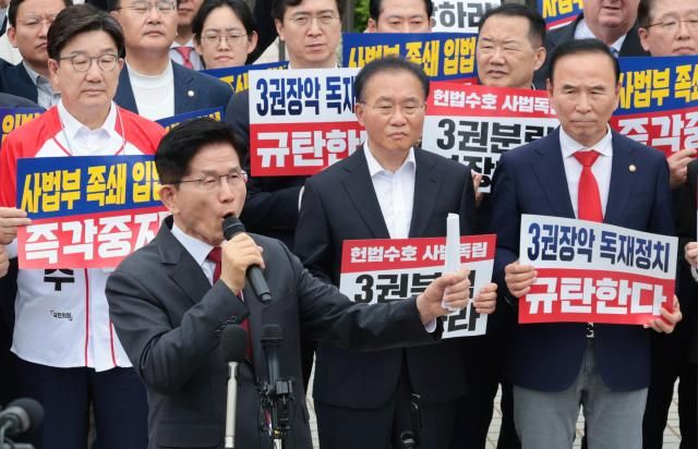 김문수 국민의힘 대선 후보가 15일 서울 서초구 대법원 앞에서 열린 사법부 수호 및 더불어민주당 규탄대회에서 발언하고 있다사진연합뉴스