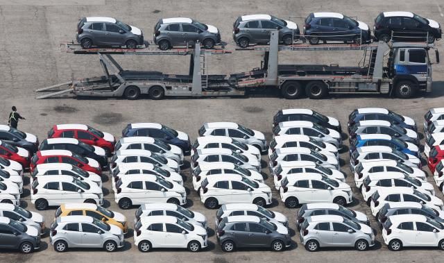 경기도 평택항에 수출용 자동차가 세워져 있다 사진연합뉴스