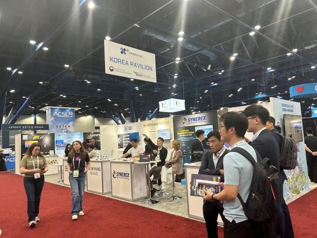 KOTRA와 항공안전기술원은 1922일현지시간 미국 휴스턴에서 열린 세계 최대 무인이동체 전시회 엑스포넨셜Xponential에 한국관을 구성하고 미국 시장 진출을 위한 수출상담회를 개최했다 전시장 내 한국관의 모습 사진KOTRA