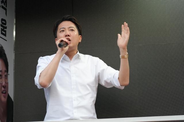 지난 25일 서울 송파나루공원에서 이준석 개혁신당 대선 후보가 유세 중이다 사진개혁신당 공보국 제공