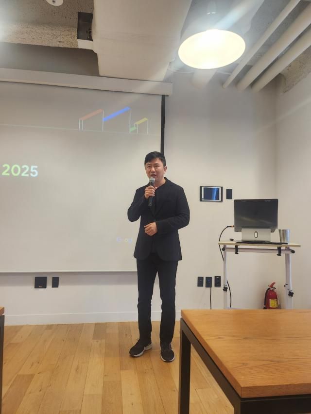 심영섭 구글 클라우드 맨디언트 컨설팅 한국·일본 지역 총괄이 27일 서울 중구 서울스퀘어에서 ‘맨디언트 M-트렌드 2025’ 보고서를 소개하고 있다 사진한영훈 기자