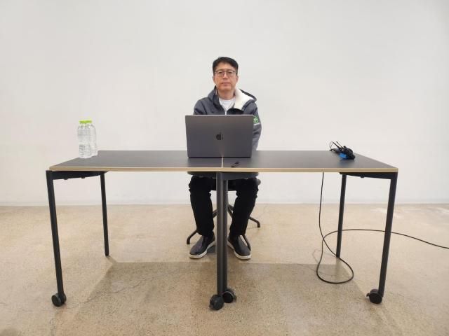 김석환 위믹스재단 대표가 3일 경기 성남시 판교 테크원타워서 긴급 기자간담회를 진행하고 있다 사진한영훈 기자