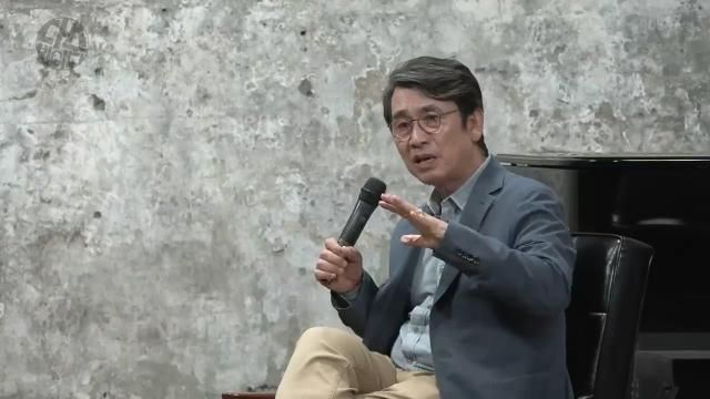 유시민 전 노무현재단 이사장이 지난 28일 '김어준의 다스뵈이다'에 출연한 모습. [사진=방송화면 갈무리]