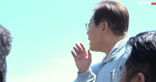 이재명 더불어민주당 대선 후보가 4일 경북 영주를 찾아 시민들에게 지지를 호소하고 있다 사진델리민주 캡처 