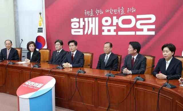 김문수 국민의힘 대선 후보가 4일 국회에서 열린 당 선거대책위원회 회의에서 발언하고 있다 사진연합뉴스