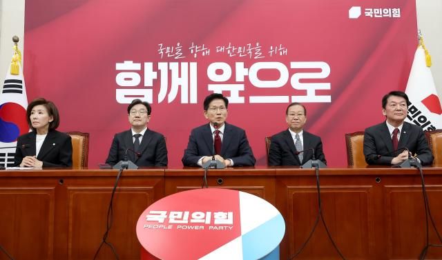 김문수 국민의힘 대선 후보가 4일 국회에서 열린 당 선거대책위원회 회의에서 발언하고 있다 사진연합뉴스
