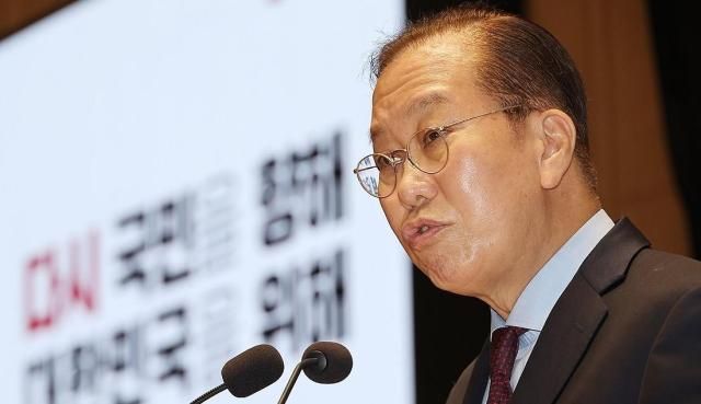 국민의힘 권영세 비상대책위원장이 5일 서울 여의도 국회에서 열린 의원총회에서 발언하고 있다 사진연합뉴스