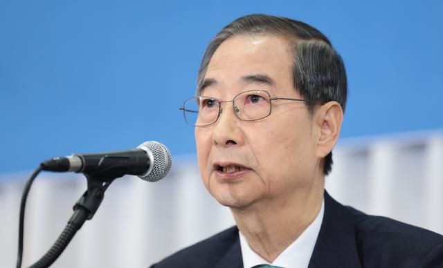 한덕수 무소속 대통령선거 예비후보가 지난 6일 서울 중구 코리아나호텔에서 열린 관훈토론회에서 기조연설을 하고 있다 사진연합뉴스