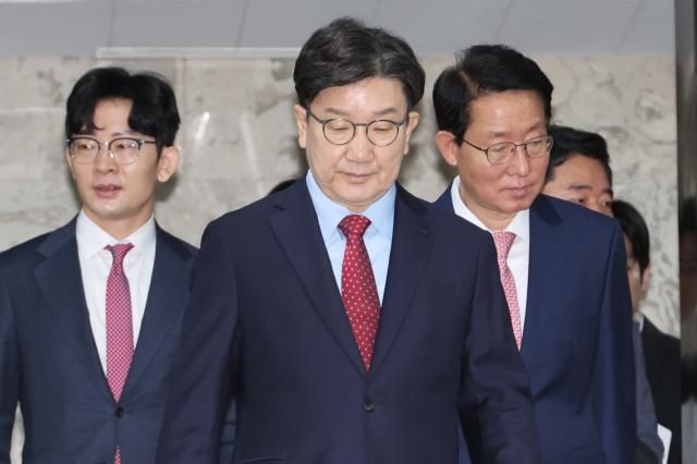 권성동 국민의힘 원내대표가 9일 서울 여의도 국회에서 열린 원내대책회의에 참석하고 있다 사진연합뉴스