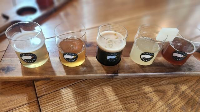 지난 30일 서울 역삼동 구스아아일랜드 브루하우스에서 열린 오비맥주의 2025 비어마스터클래스에서 지역 특산품을 이용한 수제맥주 시음식이 열리고 있다 2025530 사진조현미 기자 hmchoajunewscom