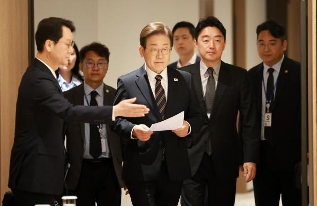 이재명 대통령이 9일 서울 용산 대통령실 청사에서 열린 비상경제점검 2차 태스크포스TF회의에 참석하고 있다사진연합뉴스