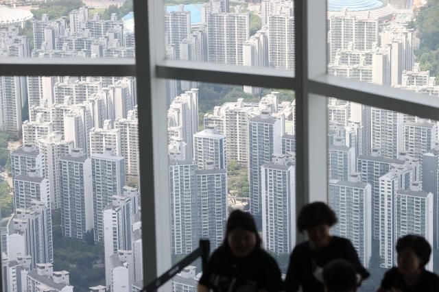 8일 서울 송파구 서울스카이에서 본 일대 아파트 전경 사진연합뉴스 