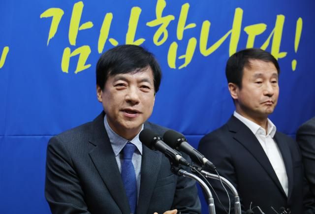 이성윤 더불어민주당 의원이 7일 전북특별자치도의회에서 열린 전북 국회의원 합동 기자회견에서 발언하고 있다 사진연합뉴스