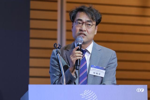 이혁우 배재대학교 행정학과 교수대통령 직속 규제개혁위원회 민간위원가 획기적 상시적 규제개혁으로 신산업을 살리는 길이라는 주제로 발표를 하고 있다 20250618사진유대길 기자 dbeorlf123ajunewscom