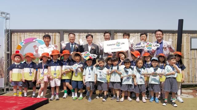 현대자동차-아산시-한국환경보전원은 18일수 충남 아산시 선장면에서 현대차 GPO 김일범 부사장 현대차 정상익 안전기획사업부장 아산시 조일교 부시장 한국환경보전원 신진수 원장 등 사업 관계자와 지역 주민 100여명이 참석한 가운데 ‘민관협력 자연환경복원 및 생물다양성 증진사업’을 위한 생태공원Colorful Life ECO Park 준공식을 개최했다