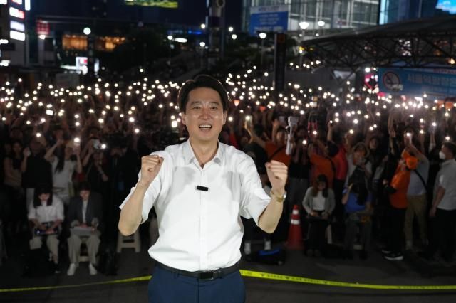 이준석 개혁신당 대선 후보가 지난 1일 서울역 광장에서 유세하고 있다 사진개혁신당 공보국 제공