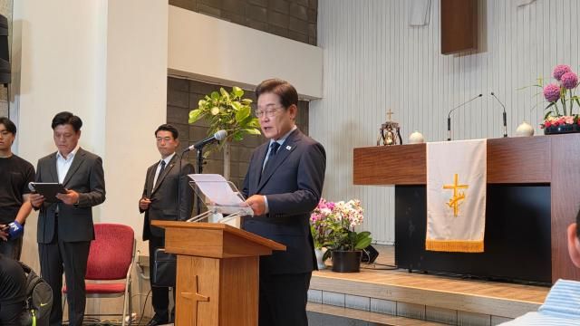 이재명 더불어민주당 대선 후보가 2일 경기 성남시 수정구 성남주민교회에서 기자회견을 하고 있다 사진김지윤 기자