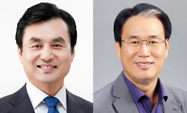 안규백 더불어민주당 의원왼쪽과 권오을 전 한나라당 의원오른쪽 사진연합뉴스