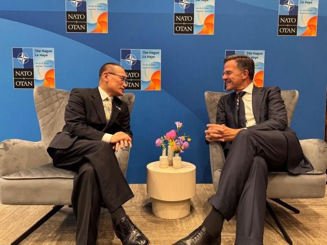 위성락 국가안보실장이 지난 2425일 북대서양조약기구 정상회의에서 마크 루터 NATO 사무총장을 만나 한국과 나토의 파트너십 강화를 강조했다사진대통령실 제공