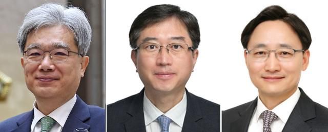 대통령실은 26일 이재명 대통령이 헌법재판소장에 김상환 제주대 법학전문대학원 석좌교수왼쪽부터 헌법재판관에 오영준 서울고등법원 부장판사 국세청장에 임광현 더불어민주당 의원을 지명했다 사진연합뉴스