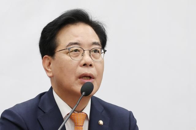 송언석 국민의힘 원내대표가 27일 서울 여의도 국회에서 열린 원내대책회의에서 발언하고 있다 사진연합뉴스