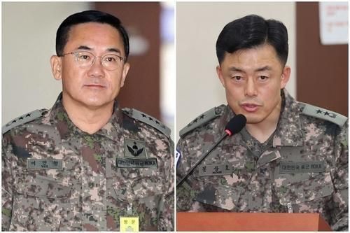 여인형 전 국군방첩사령관과 문상호 전 국군정보사령관 사진연합뉴스