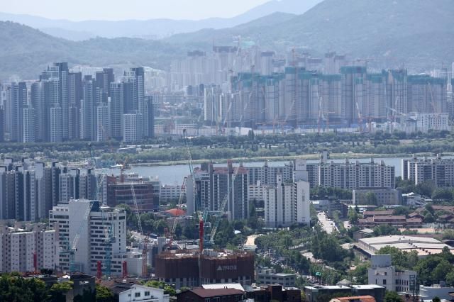 서울 남산에서 바라본 아파트 등 모습 사진연합뉴스