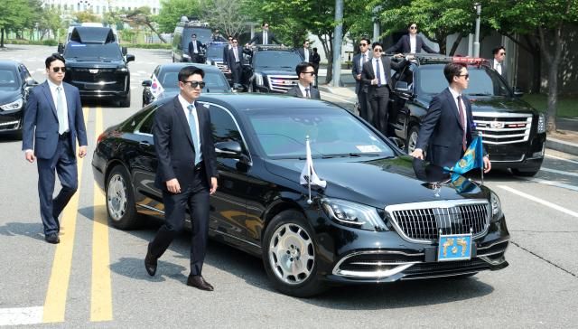 대통령경호처 경호관들이 탑승한 차량들이 27일 서울 강서구 경호안전교육원에서 제21대 대통령 취임식을 앞두고 취임식 차량 퍼레이드 훈련을 하고 있다 2025527 사진연합뉴스 대통령실통신사진기자단