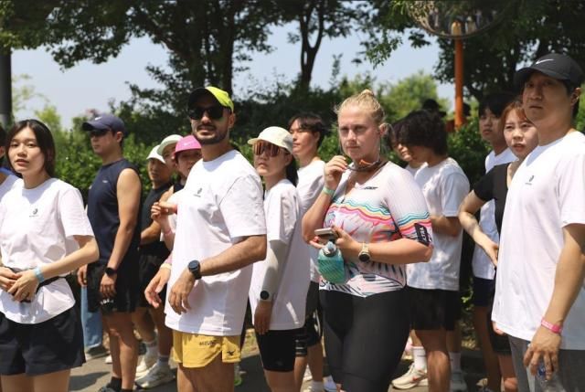 쉬엄쉬엄 한강 3종 축제 달리기 부문 외국인 참가자 사진서울시 