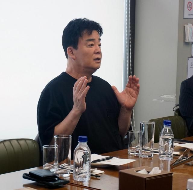 지난 13일 백종원 더본코리아 대표가 기자간담회에 참석해 최근 이슈와 향후 계획을 설명하고 있다 사진더본코리아