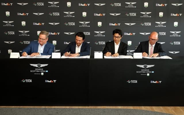 왼쪽부터 PGA 투어 최고 커머셜 책임자 릭 앤더슨Rick Anderson 현대차 대표이사 호세 무뇨스 사장 제네시스사업본부장 송민규 부사장 DP 월드투어 최고경영자 가이 키닝스Guy Kinnings