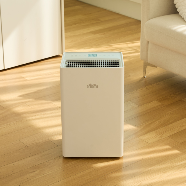 7월 초부터 이어진 폭염과 장마로 제습기 수요가 급증하고 있다 사진오르홈 제공