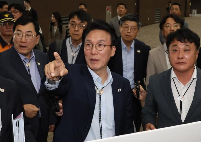 김민석 국무총리가 11일 경북 경주시 화백컨벤션센터HICO를 방문해 APEC 정상회의 준비 상황을 점검하고 있다 사진연합뉴스