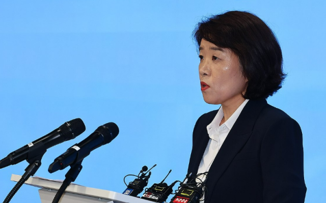 김건희 여사와 관련한 각종 의혹 사건을 수사하는 민중기 특검팀 오정희 특검보가 지난 8일 서울 종로구 KT광화문빌딩에서 브리핑을 하는 모습 사진연합뉴스