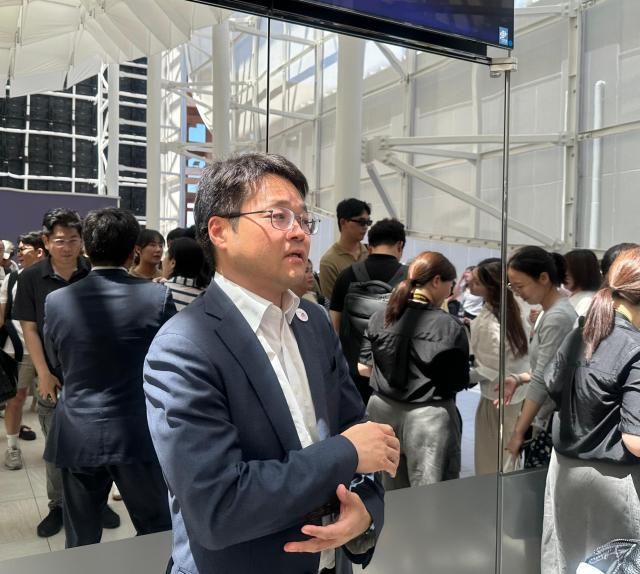 한국관의 박영환 관장이 지난 10일 일본 오사카에서 기자들을 만나 오사카 엑스포 한국관에 대해 설명하고 있다 사진박진영 기자