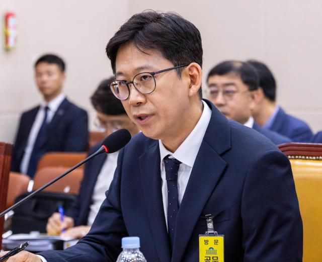 배경훈 과학기술정보통신부 장관 후보자가 14일 국회 과학기술정보방송통신위 인사청문회에 출석해 의원 질의에 답변하고 있다사진선재관 기자