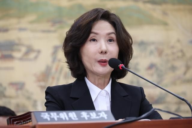 이진숙 사회부총리 겸 교육부 장관 후보자가 16일 서울 여의도 국회 교육위원회에서 열린 인사청문회에서 의원 질의에 답변하고 있다 2025716 사진연합뉴스 