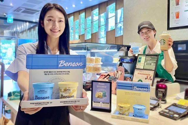 서울 강남구의 한 스타벅스 매장에서 관계자들이 벤슨 대표 메뉴 2종을 소개하고 있다 사진베러스쿱크리머리