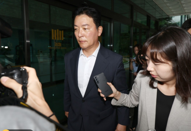 김성훈 전 대통령경호처 차장이 3일 오전 내란 특검 조사를 받기 위해 서초구 서울고검으로 들어서고 있다 사진연합뉴스