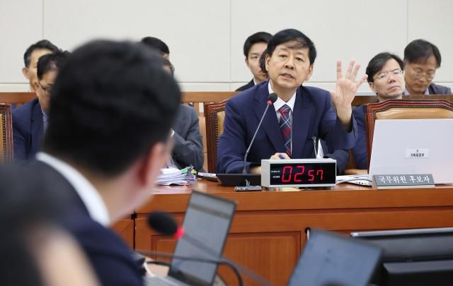 구윤철 경제부총리 겸 기획재정부 장관 후보자가 17일 국회 기획재정위원회에서 열린 인사청문회에서 의원 질의에 답하고 있다 사진연합뉴스