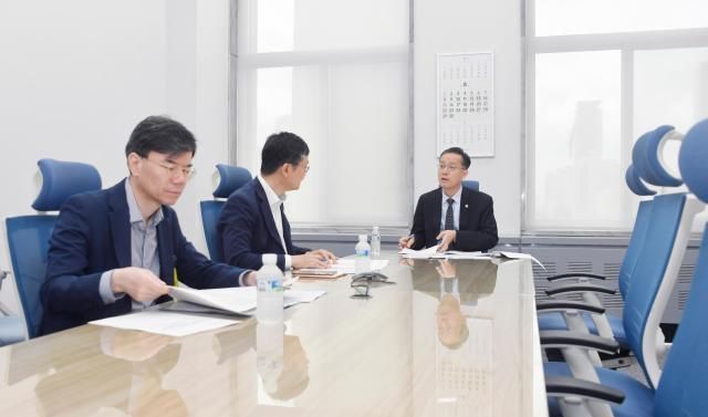 이형일 기획재정부 장관 직무대행 1차관이 7월 2일 오전 서울 영등포구 국회의사당에서 열린 제49차 물가관계차관회의를 주재 모두발언을 하고 있다사진기재부