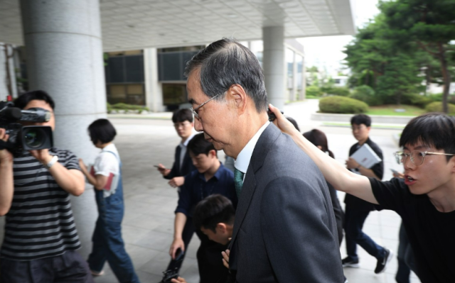 한덕수 전 국무총리가 2일 내란특검 조사를 받기 위해 서울 서초구 서울고검 청사로 출석했다 사진연합뉴스