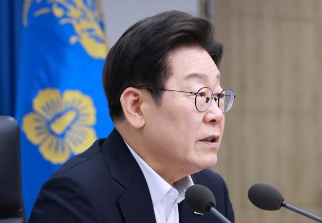 이재명 대통령이 17일 서울 용산 대통령실 청사에서 열린 4차 수석·보좌관 회의에서 발언하고 있다사진연합뉴스