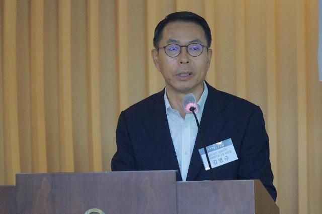 김영규 대륙아주 중대재해자문그룹장이 중대재해처벌법 시행 3년 수사·판결 분석과 개선방안이라는 주제로 발표를 하고 있다 20250722 사진유대길 기자 dbeorlf123ajunewscom